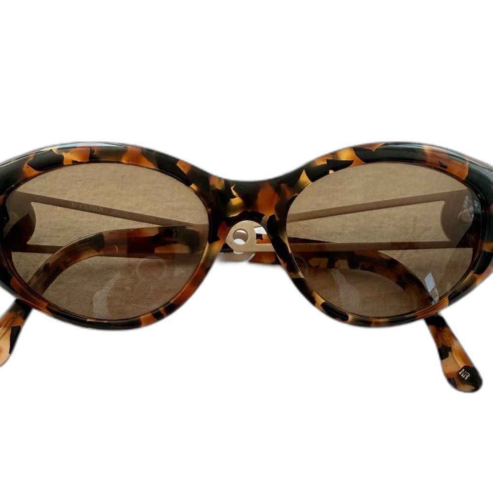Vintage FENDI FS 143 Tortoise Shell Oval Sunglasses - Made in Italy